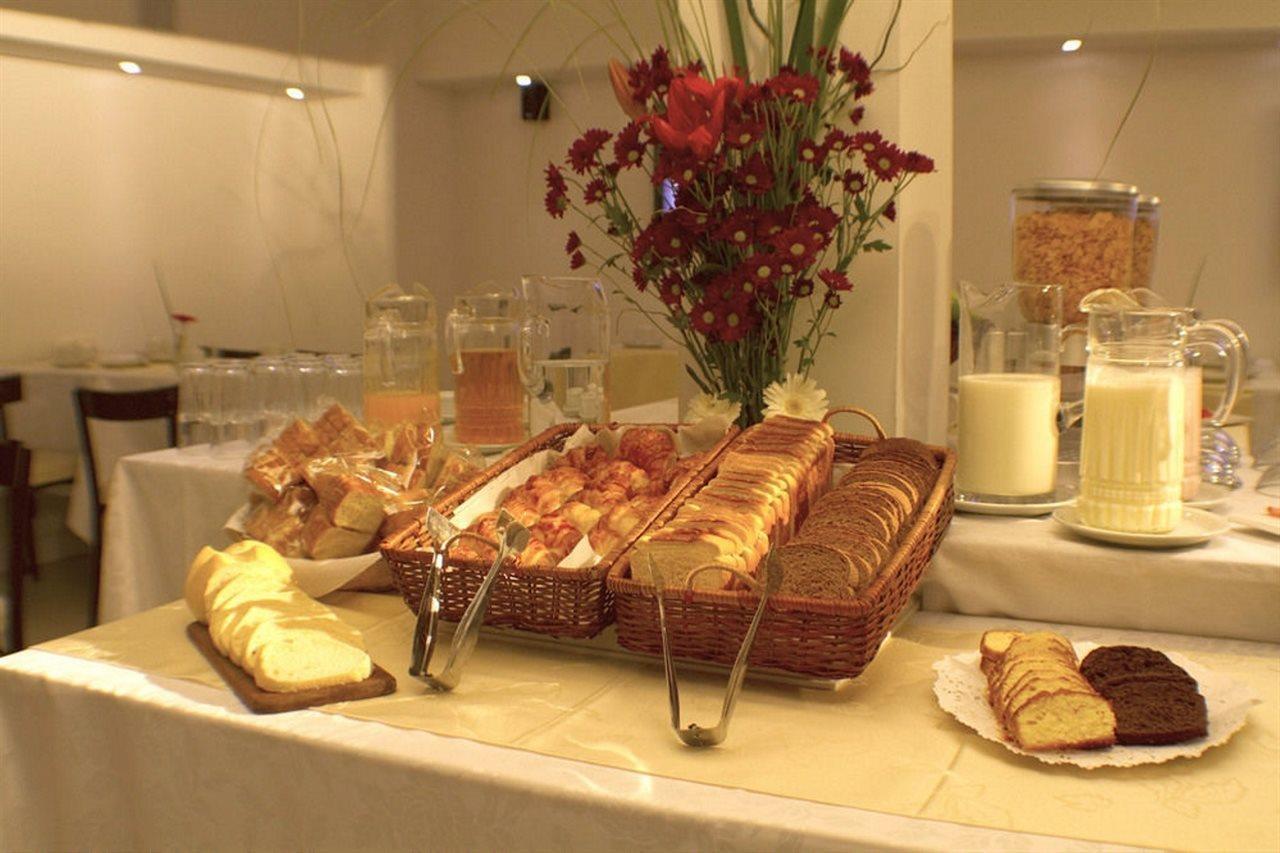 Ker Urquiza Hotel Buenos Aires Bagian luar foto